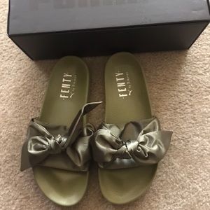 fenty bow slides olive